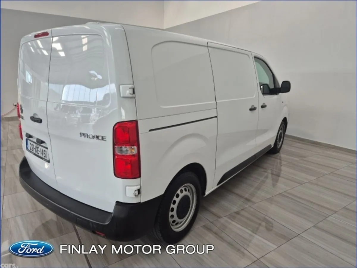 Toyota Proace MPV, Diesel, 2022, White
