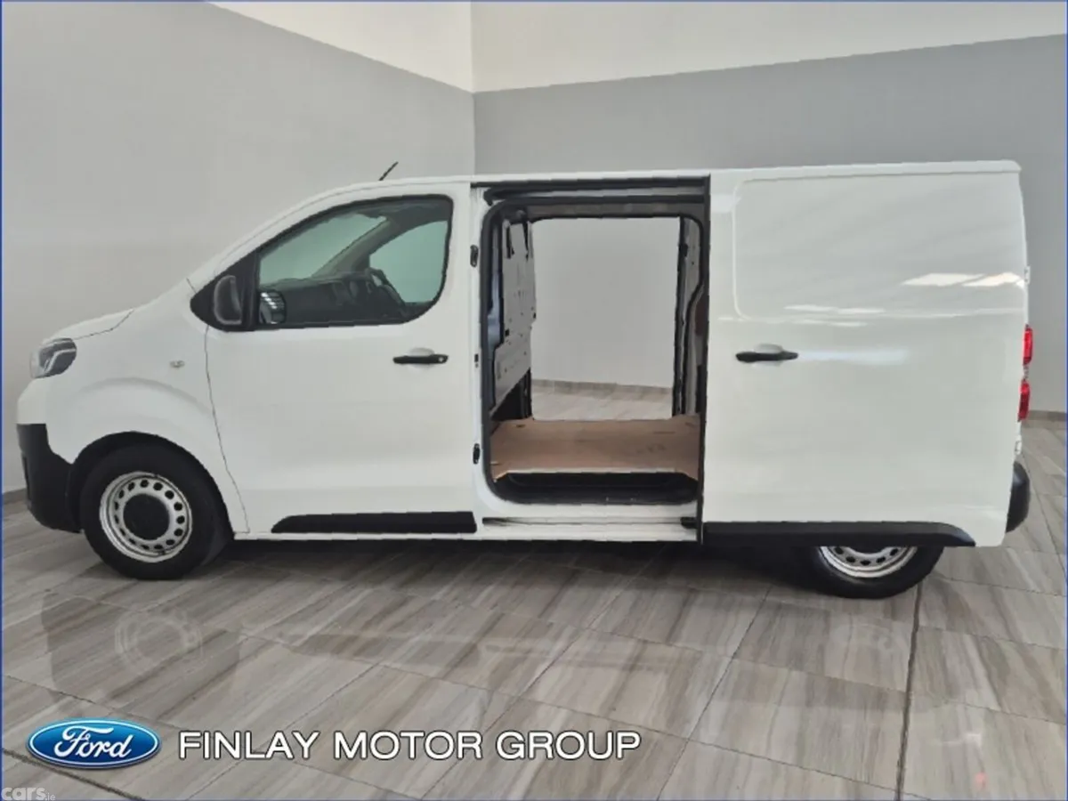 Toyota Proace MPV, Diesel, 2022, White