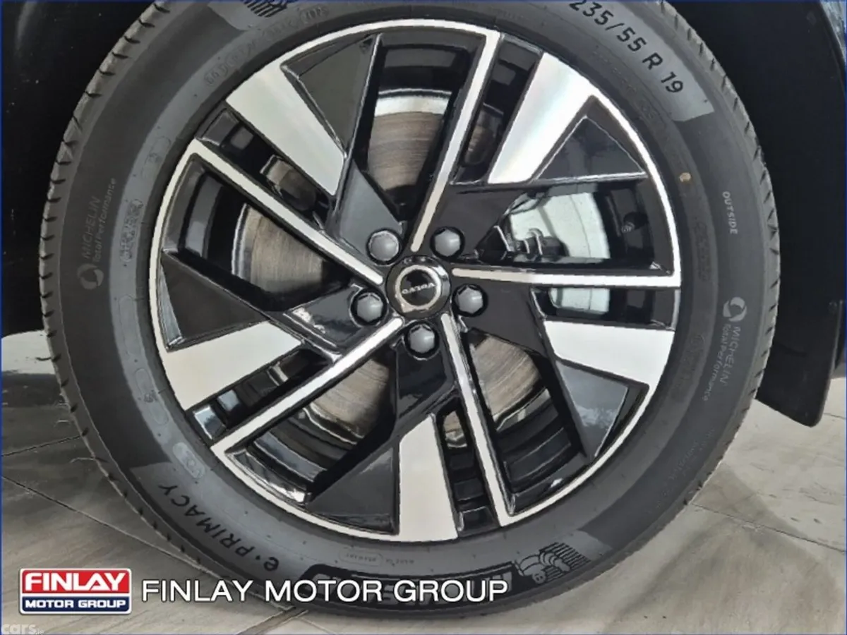 Volvo XC60 SUV, Petrol Plug-in Hybrid, 2026, Black