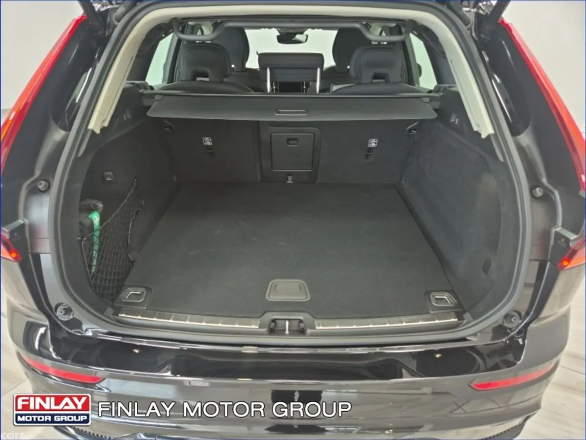 Volvo XC60 SUV, Petrol Plug-in Hybrid, 2026, Black