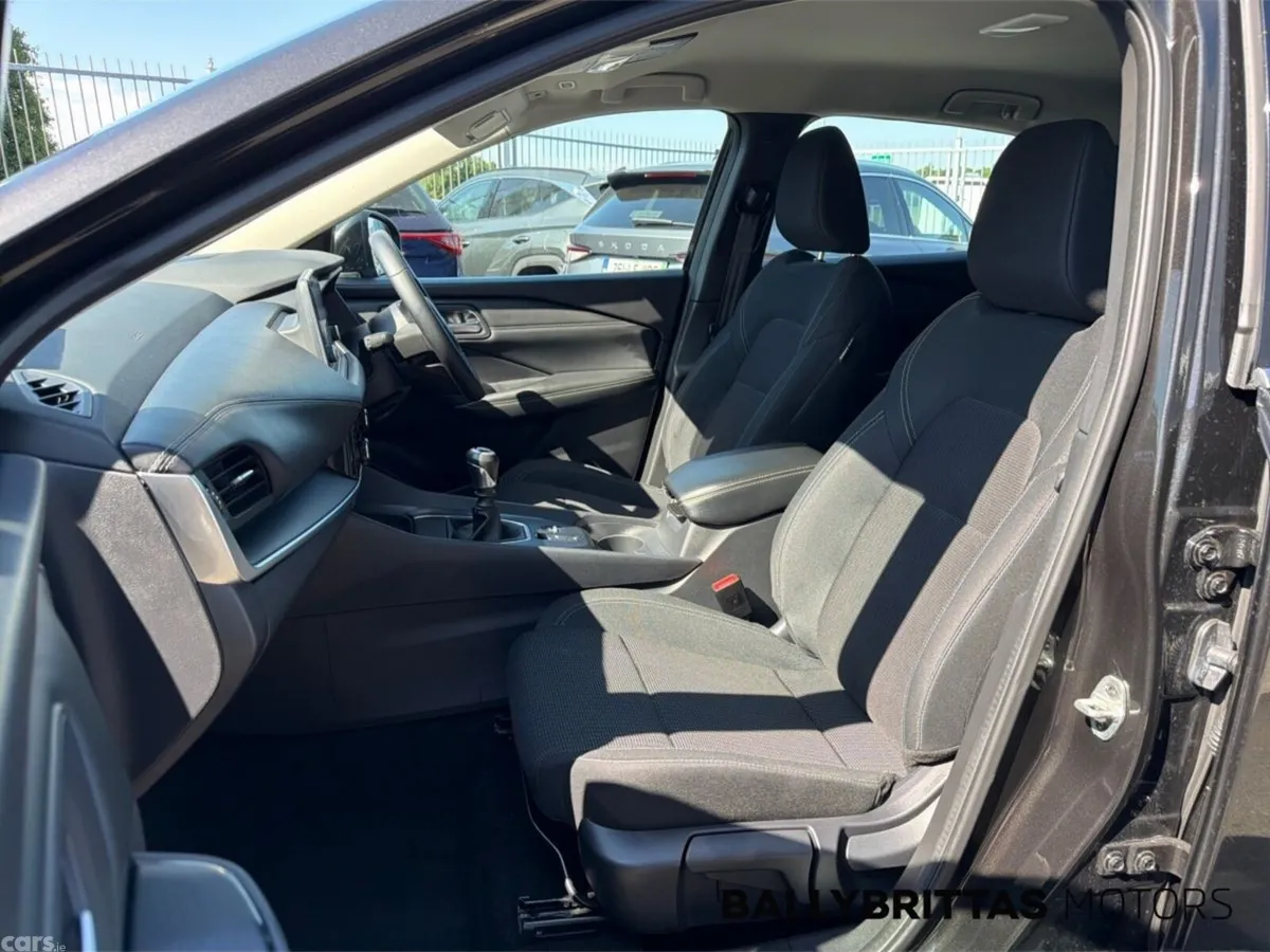 Nissan Qashqai MPV, Petrol Hybrid, 2024, Black