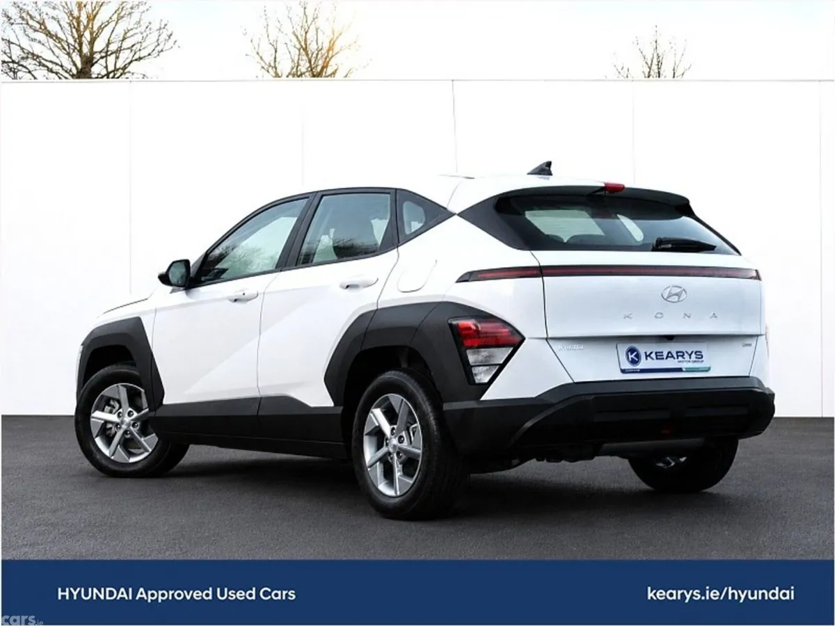 Hyundai KONA SUV, Petrol Hybrid, 2023, White