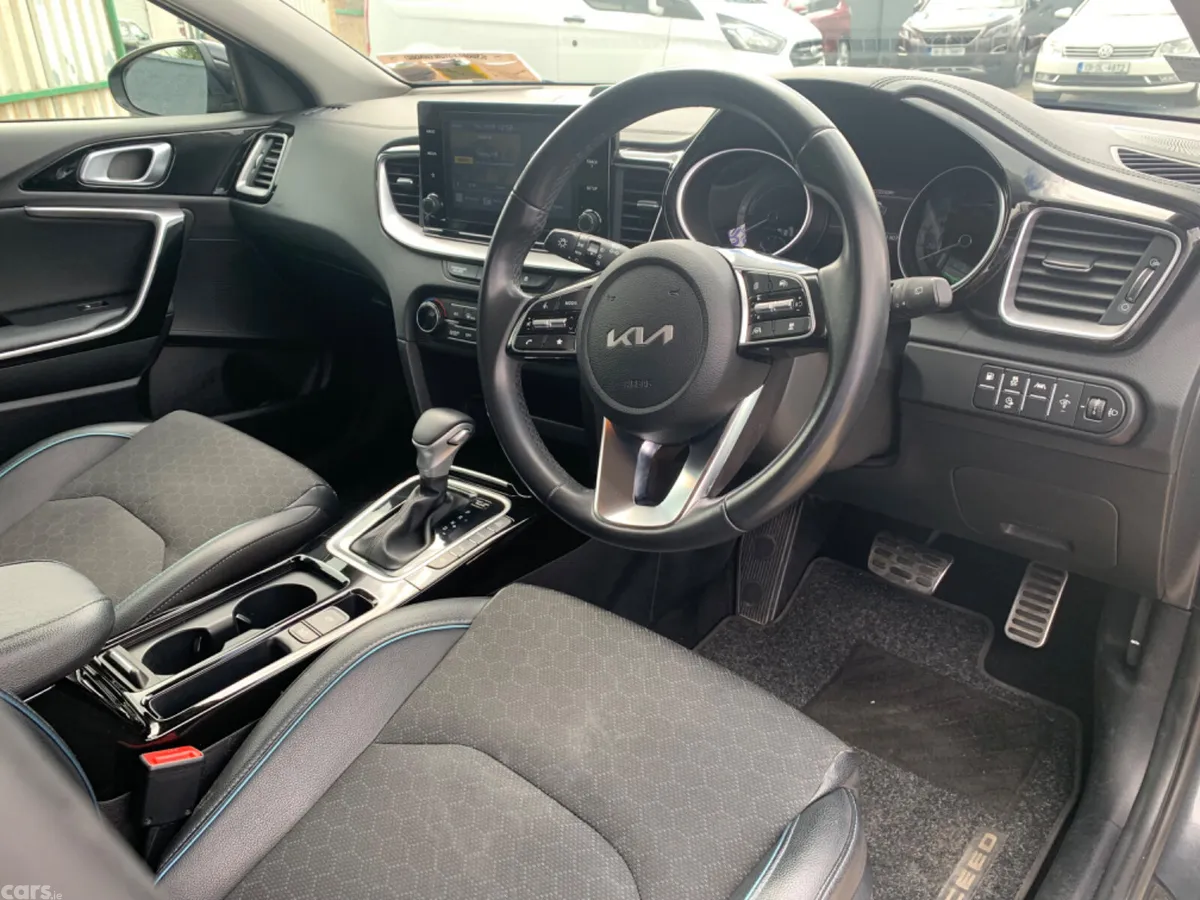 Kia XCeed Hatchback, Petrol Plug-in Hybrid, 2023, Grey