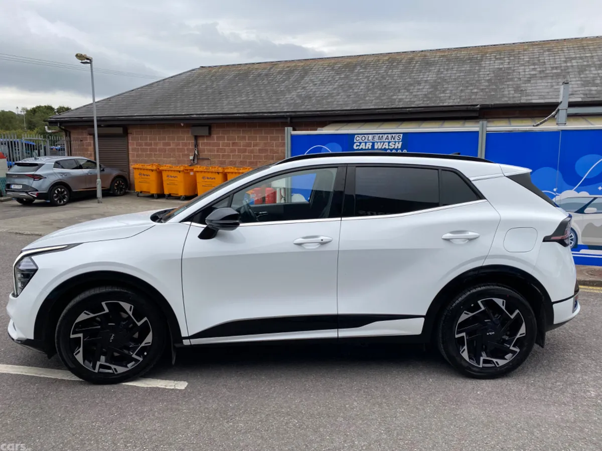 Kia Sportage SUV, Diesel Hybrid, 2025, White