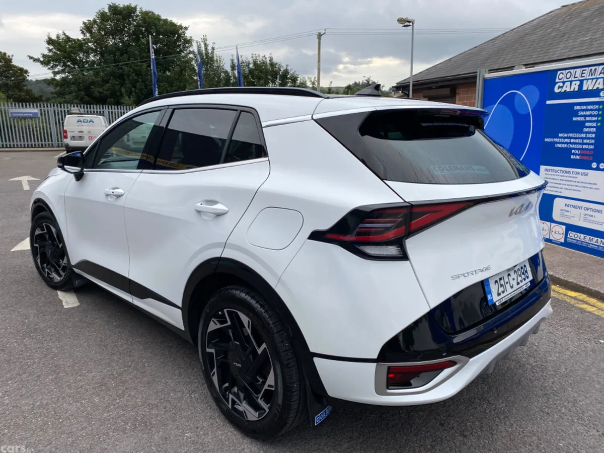 Kia Sportage SUV, Diesel Hybrid, 2025, White