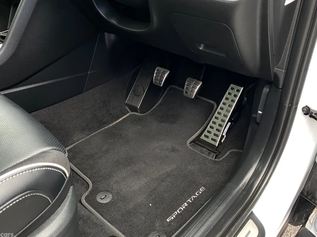 Kia Sportage SUV, Diesel Hybrid, 2025, White