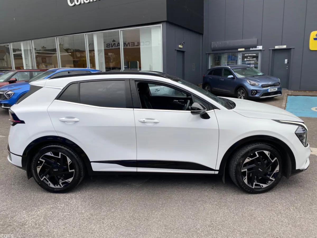 Kia Sportage SUV, Diesel Hybrid, 2025, White