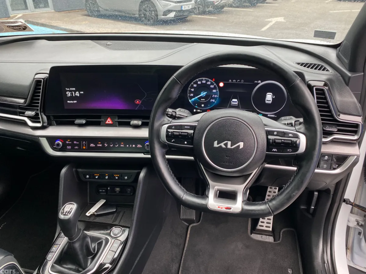 Kia Sportage SUV, Diesel Hybrid, 2025, White