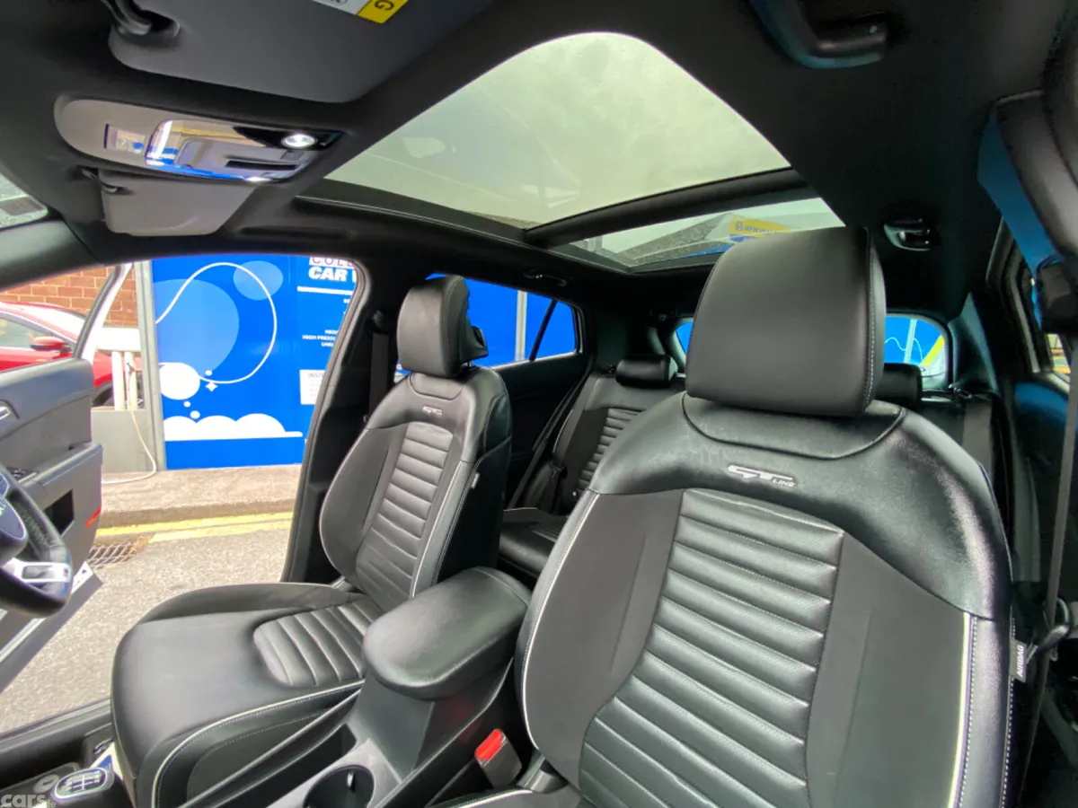 Kia Sportage SUV, Diesel Hybrid, 2025, White