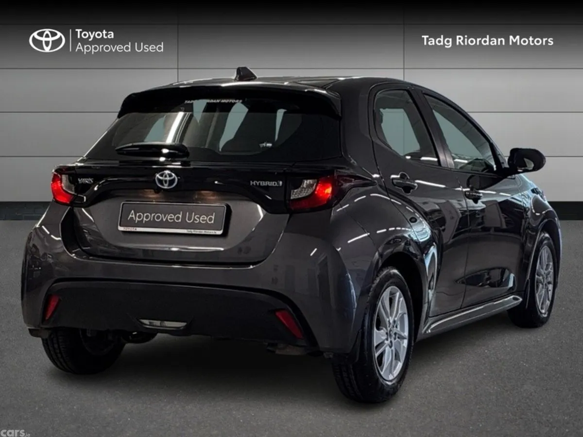 Toyota Yaris Hatchback, Petrol Hybrid, 2022, Grey
