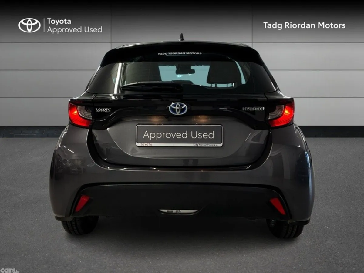 Toyota Yaris Hatchback, Petrol Hybrid, 2022, Grey