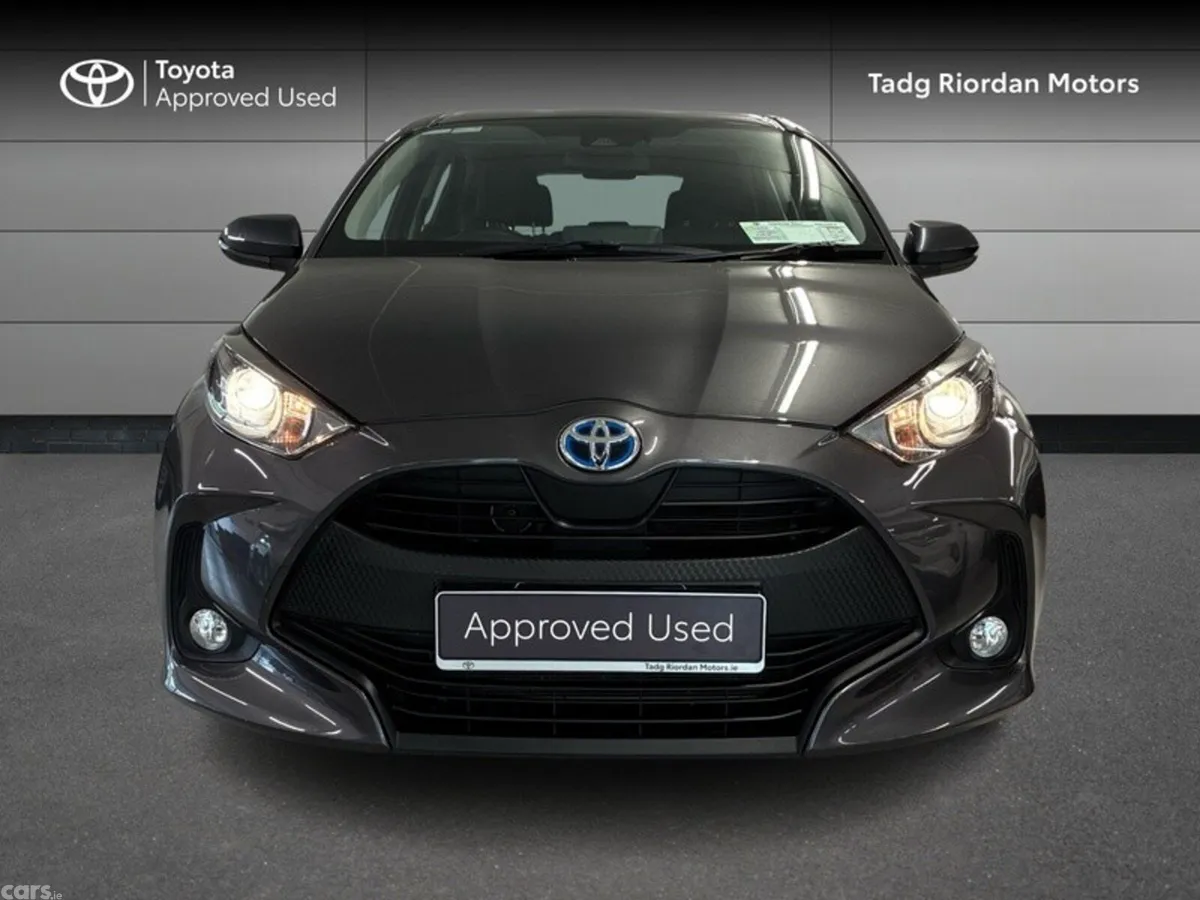 Toyota Yaris Hatchback, Petrol Hybrid, 2022, Grey