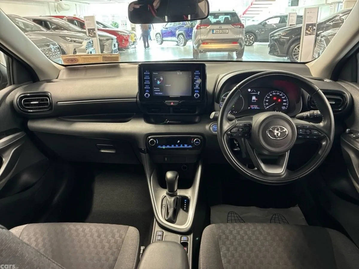 Toyota Yaris Hatchback, Petrol Hybrid, 2022, Grey