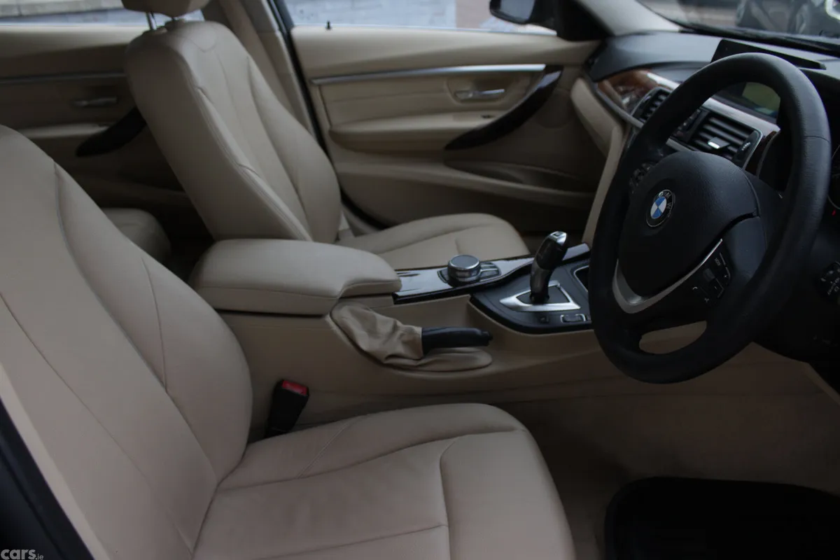 BMW 3-Series Estate, Diesel, 2018, Blue
