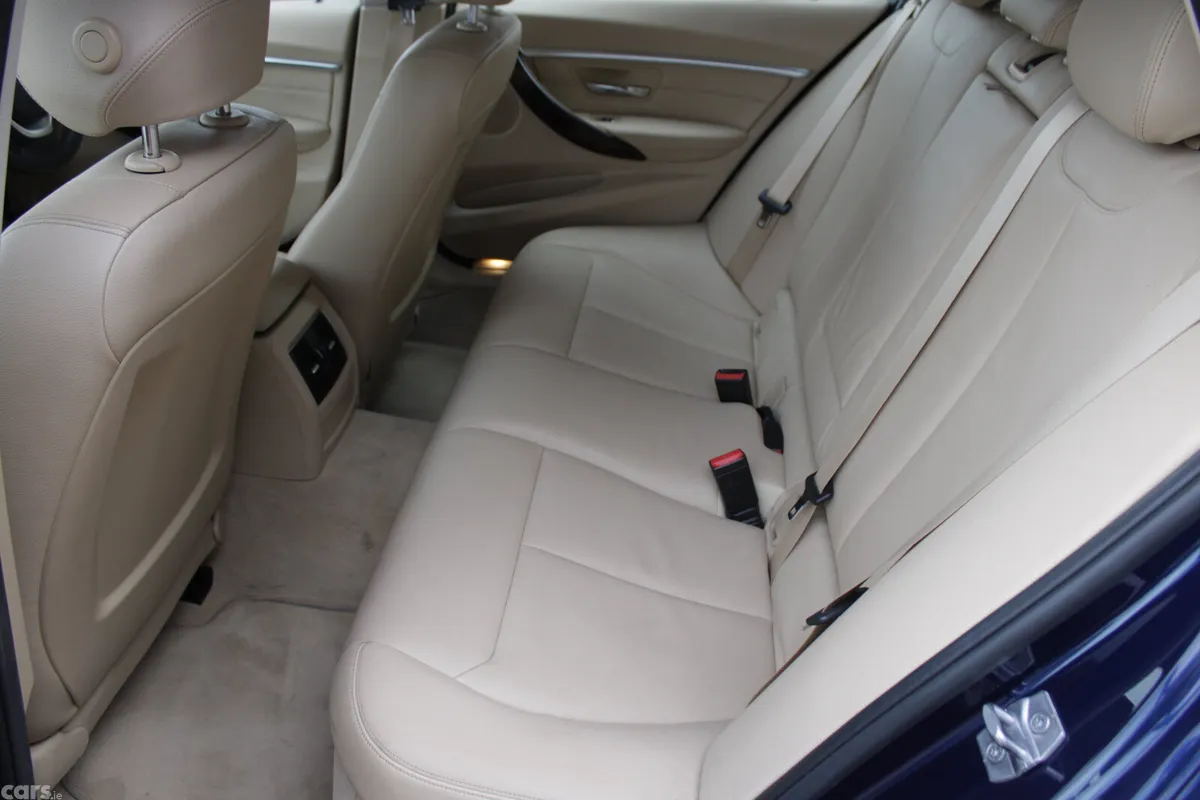 BMW 3-Series Estate, Diesel, 2018, Blue