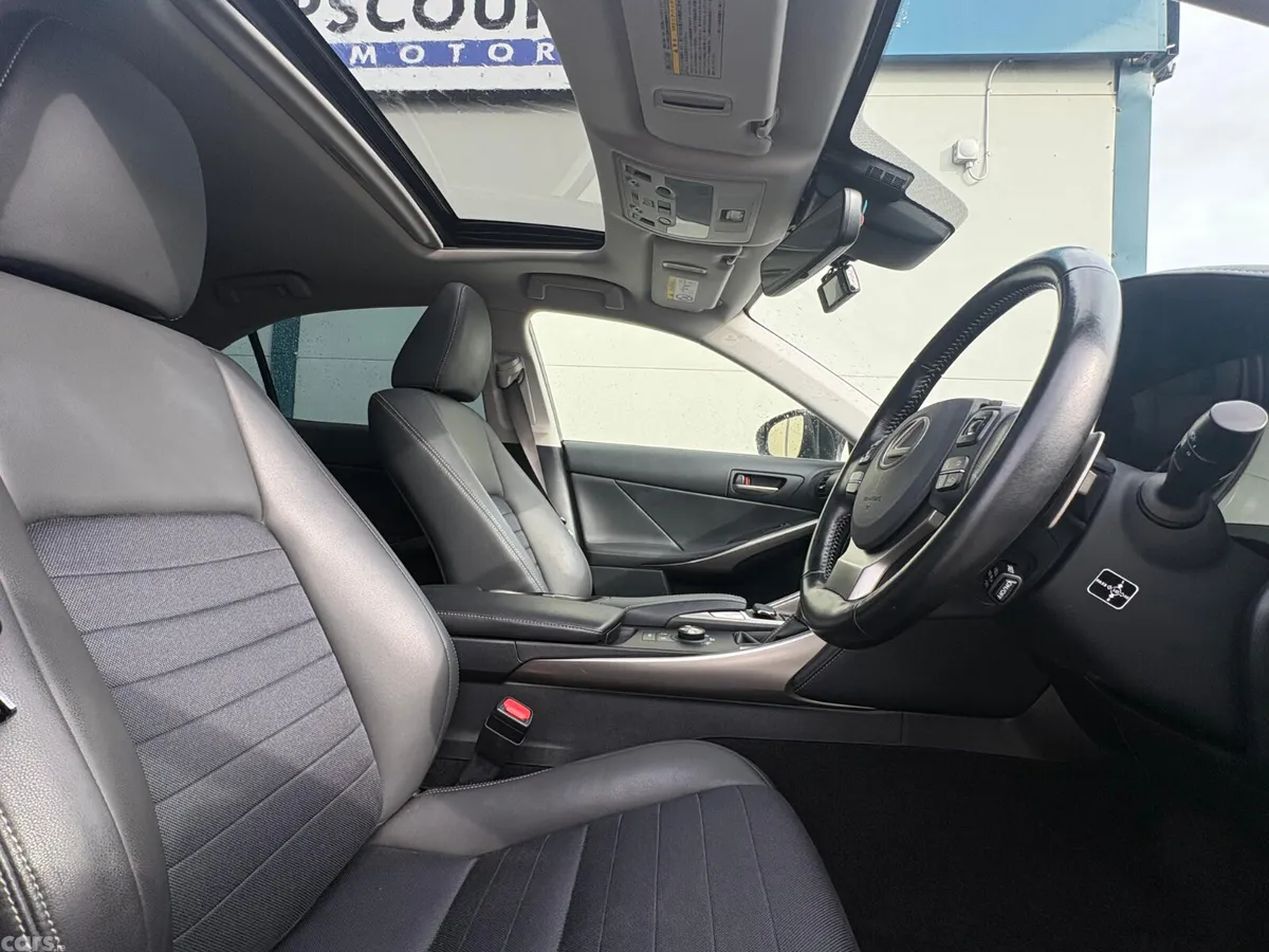Lexus IS Saloon, Petrol Hybrid, 2017, Black