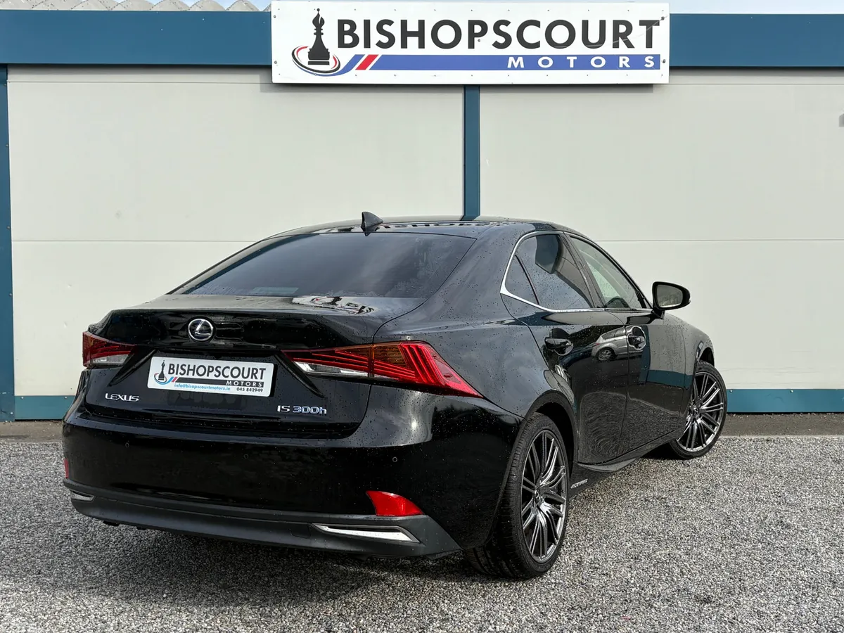 Lexus IS Saloon, Petrol Hybrid, 2017, Black