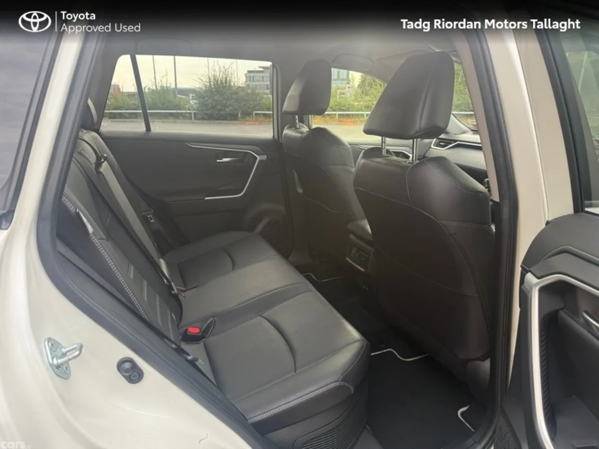 Toyota RAV4 SUV, Petrol Hybrid, 2022, White