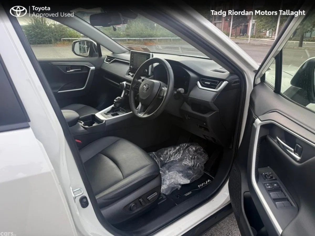Toyota RAV4 SUV, Petrol Hybrid, 2022, White
