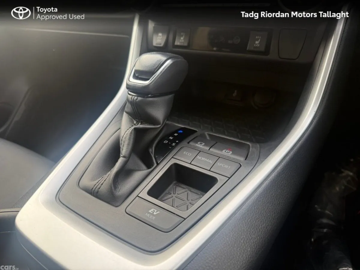 Toyota RAV4 SUV, Petrol Hybrid, 2022, White