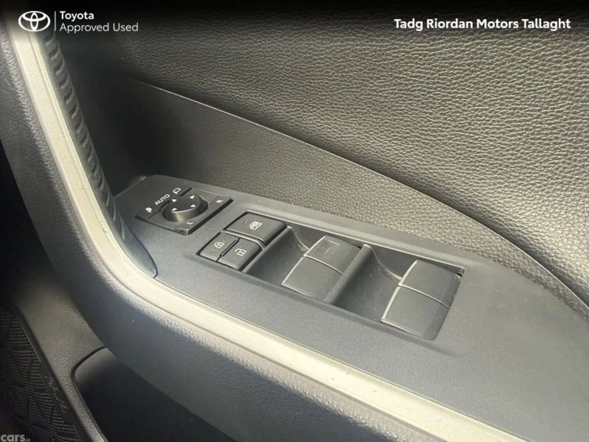Toyota RAV4 SUV, Petrol Hybrid, 2022, White