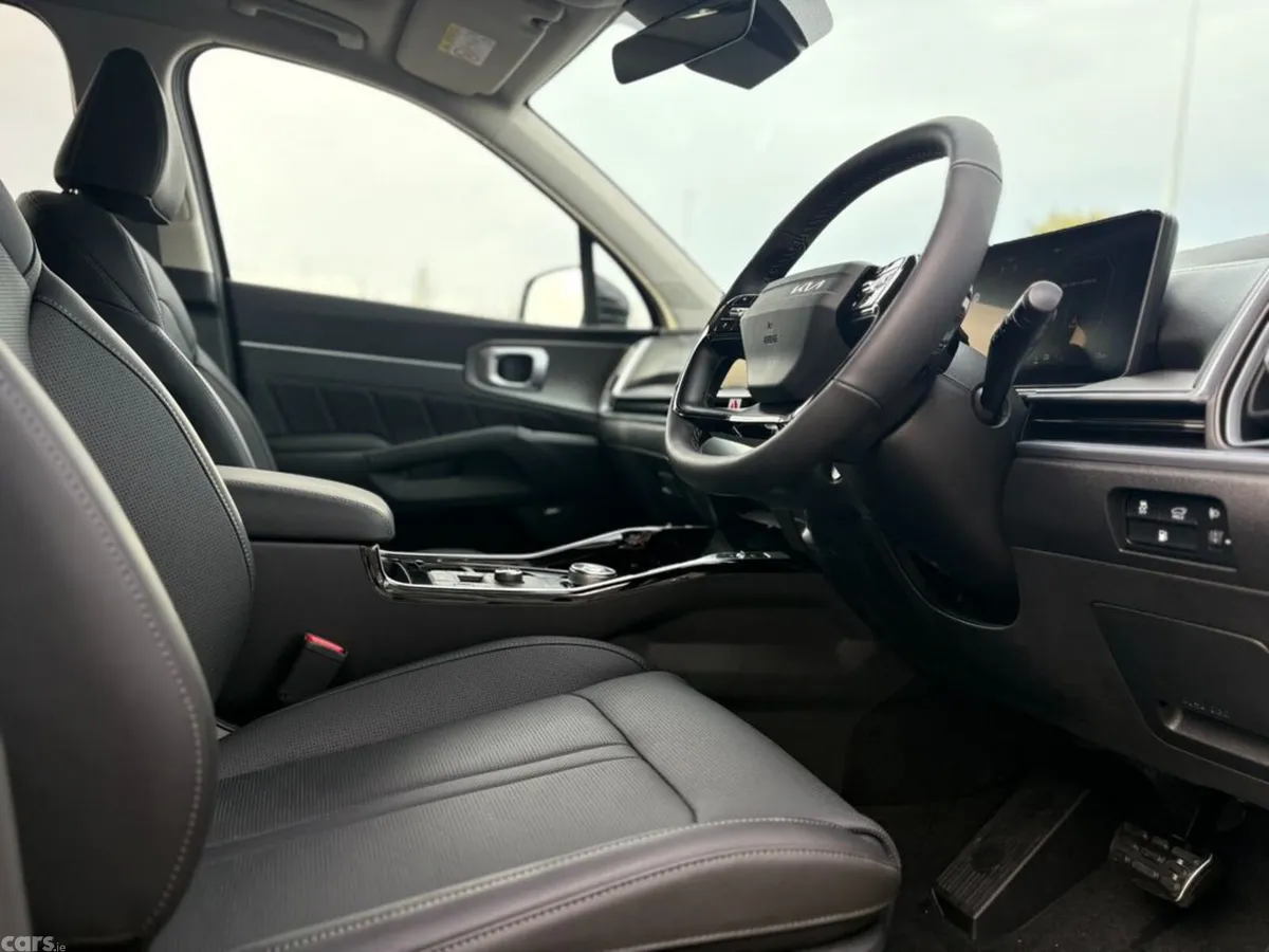 Kia Sorento SUV, Petrol Plug-in Hybrid, 2027, Black