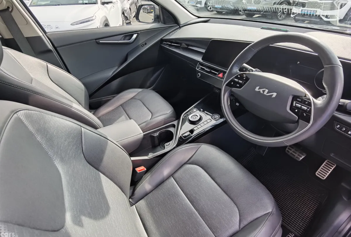 Kia Niro SUV, Petrol Plug-in Hybrid, 2023, Grey
