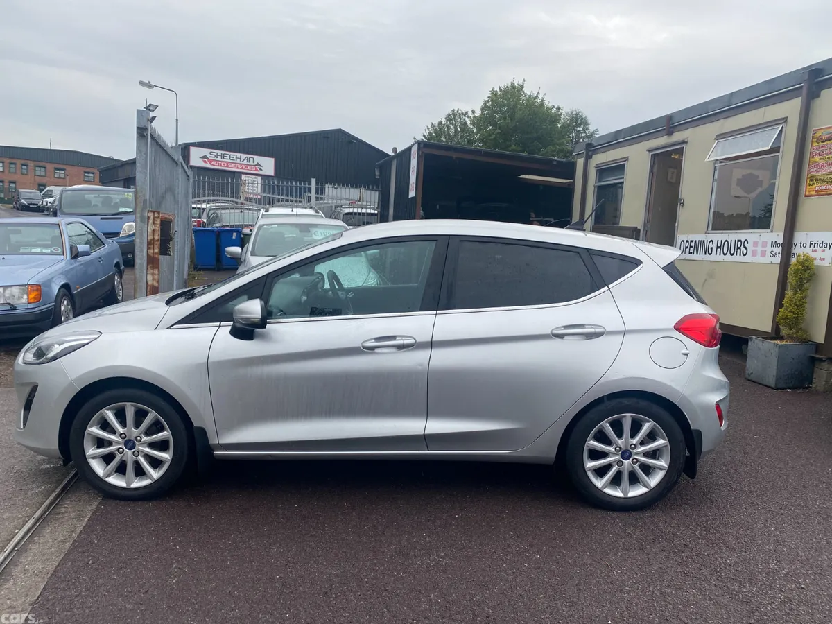 Ford Fiesta Hatchback, Petrol, 2020, Grey