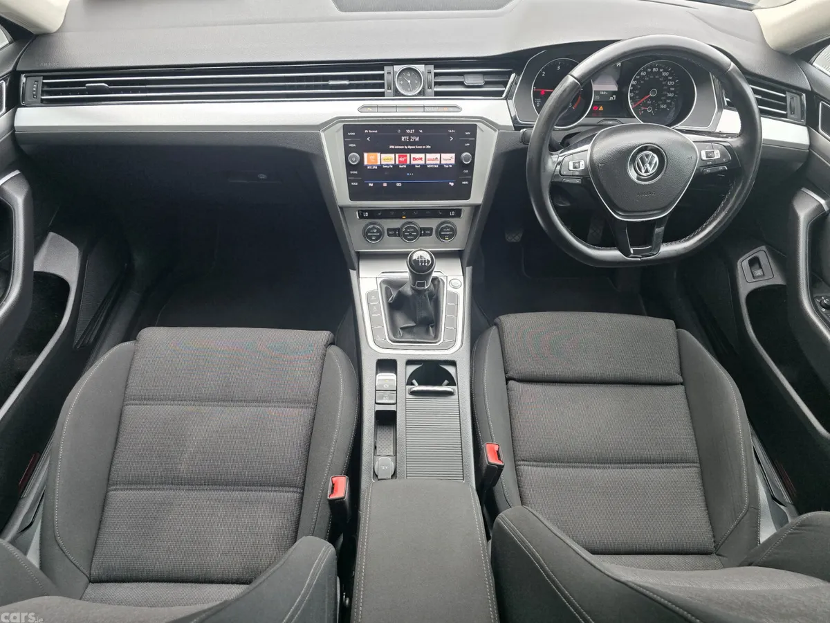 Volkswagen Passat Saloon, Diesel, 2018, Grey
