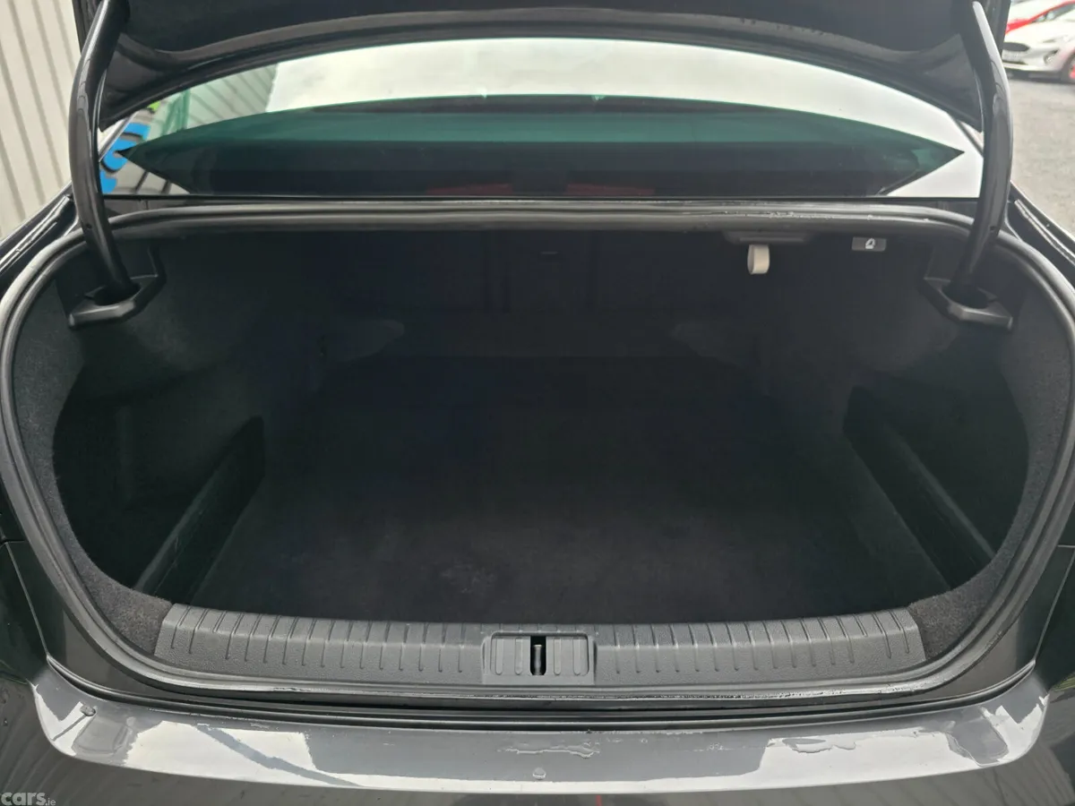 Volkswagen Passat Saloon, Diesel, 2018, Grey