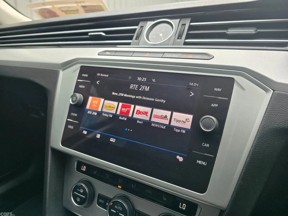 Volkswagen Passat Saloon, Diesel, 2018, Grey