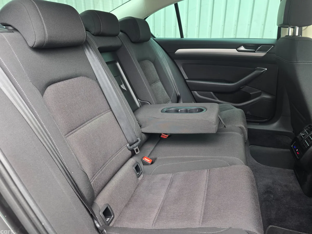 Volkswagen Passat Saloon, Diesel, 2018, Grey