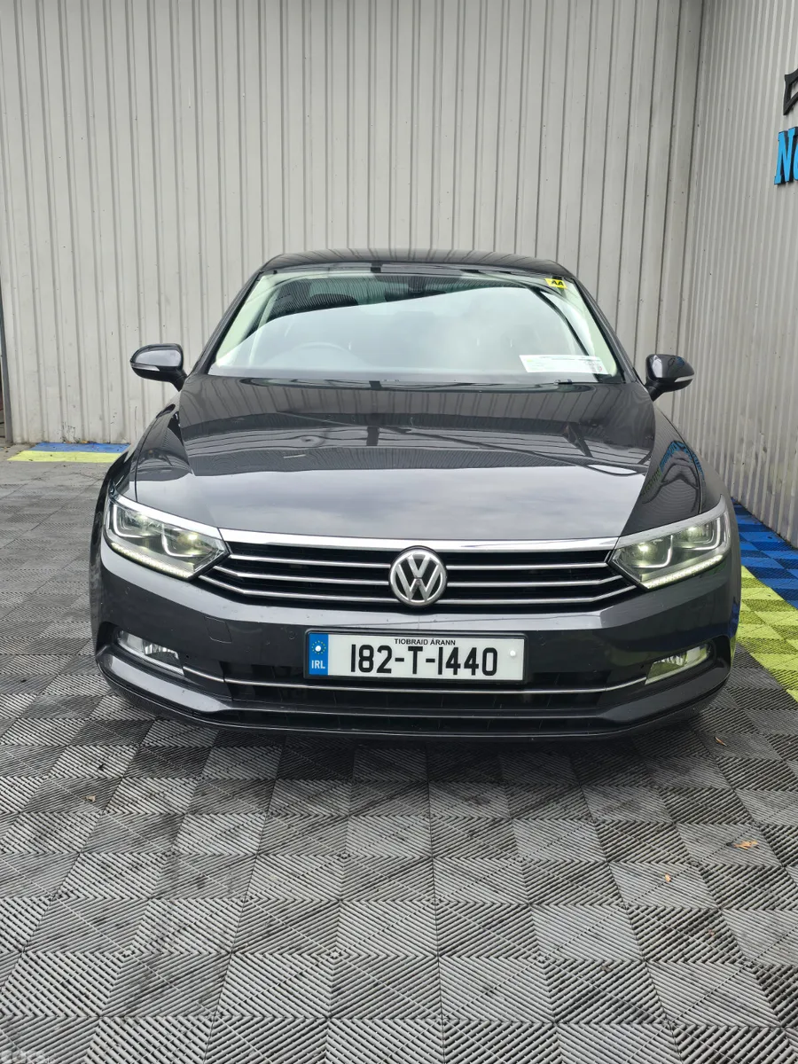 Volkswagen Passat Saloon, Diesel, 2018, Grey