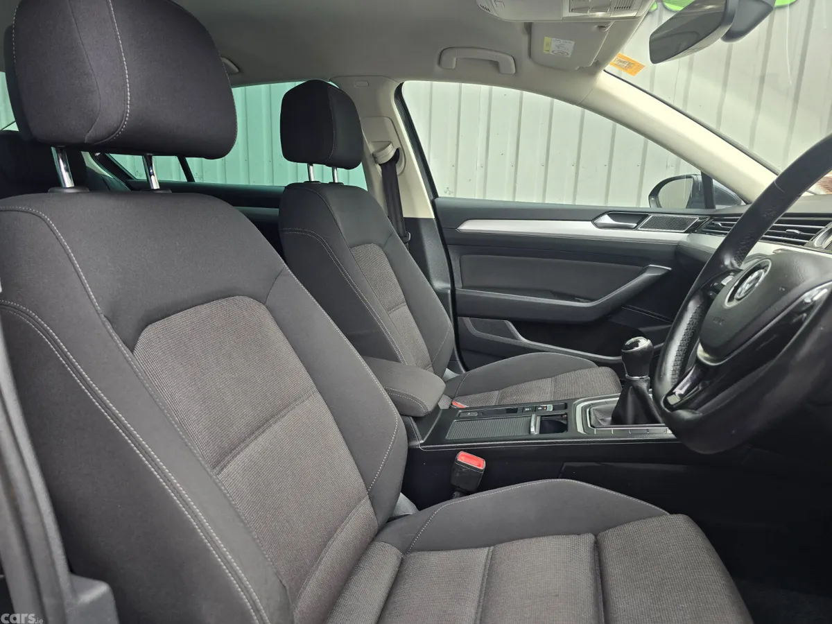 Volkswagen Passat Saloon, Diesel, 2018, Grey