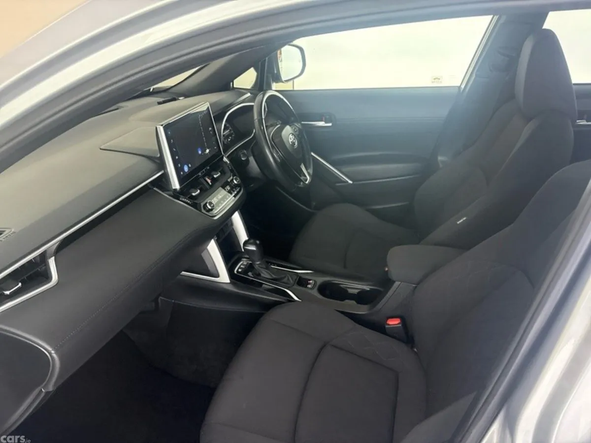 Toyota Corolla Cross Hatchback, Petrol Hybrid, 2023, Silver