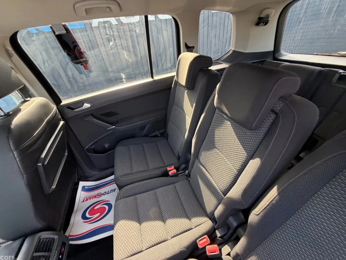 Volkswagen Touran MPV, Diesel, 2019, Black