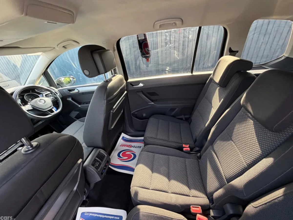 Volkswagen Touran MPV, Diesel, 2019, Black