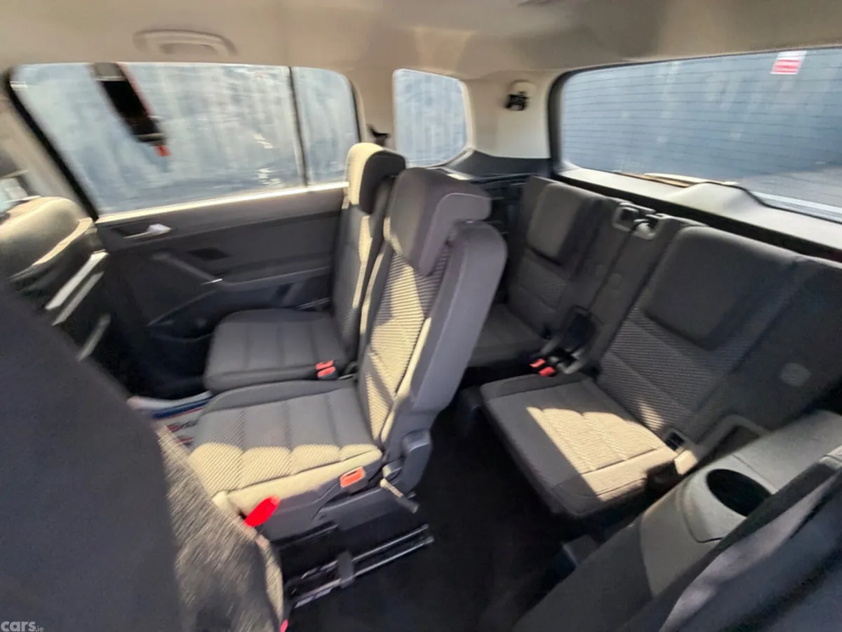 Volkswagen Touran MPV, Diesel, 2019, Black