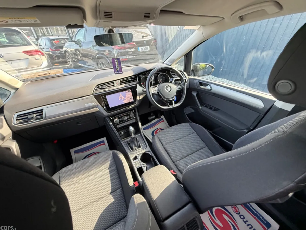 Volkswagen Touran MPV, Diesel, 2019, Black