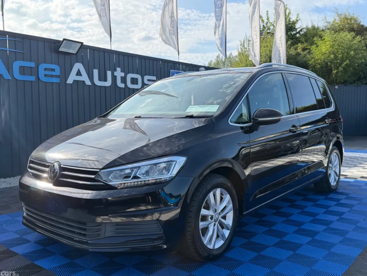 Volkswagen Touran MPV, Diesel, 2019, Black