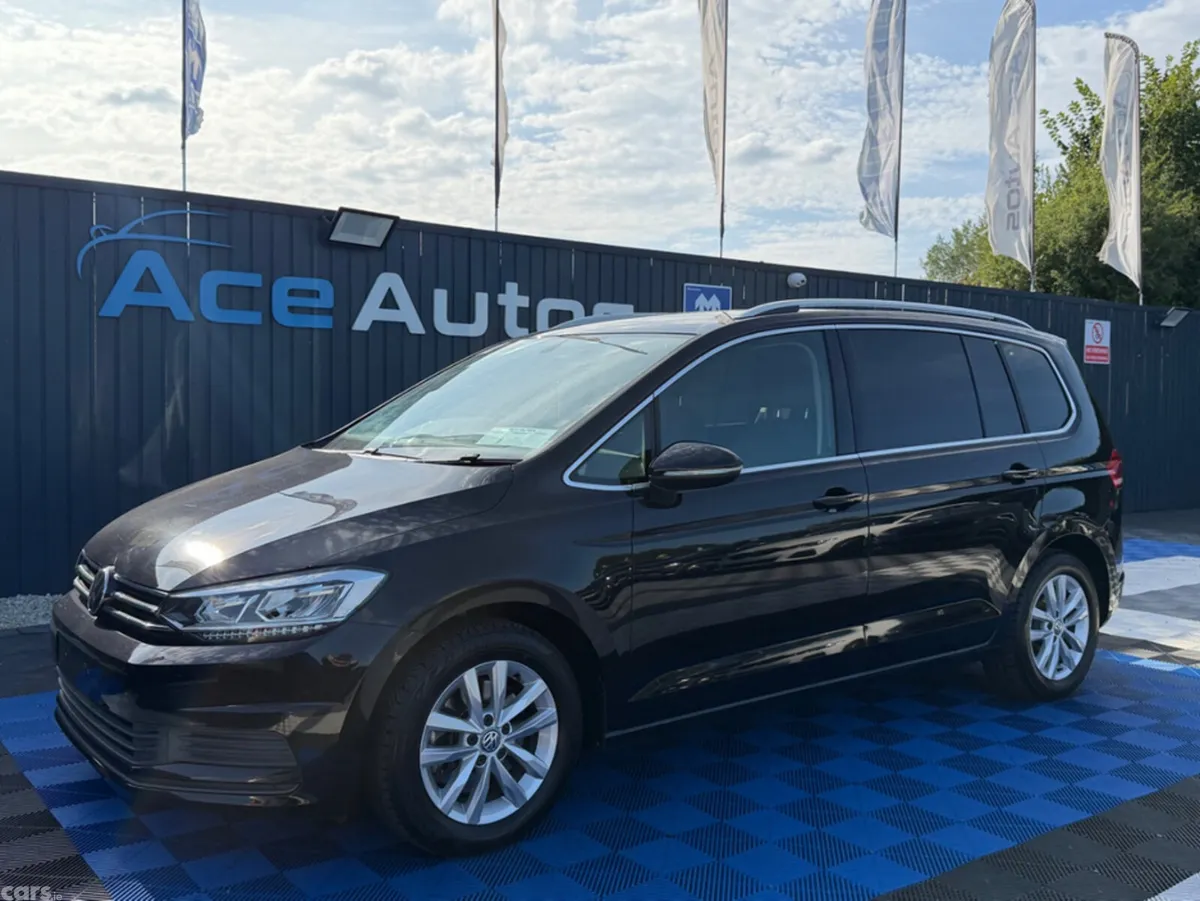 Volkswagen Touran MPV, Diesel, 2019, Black