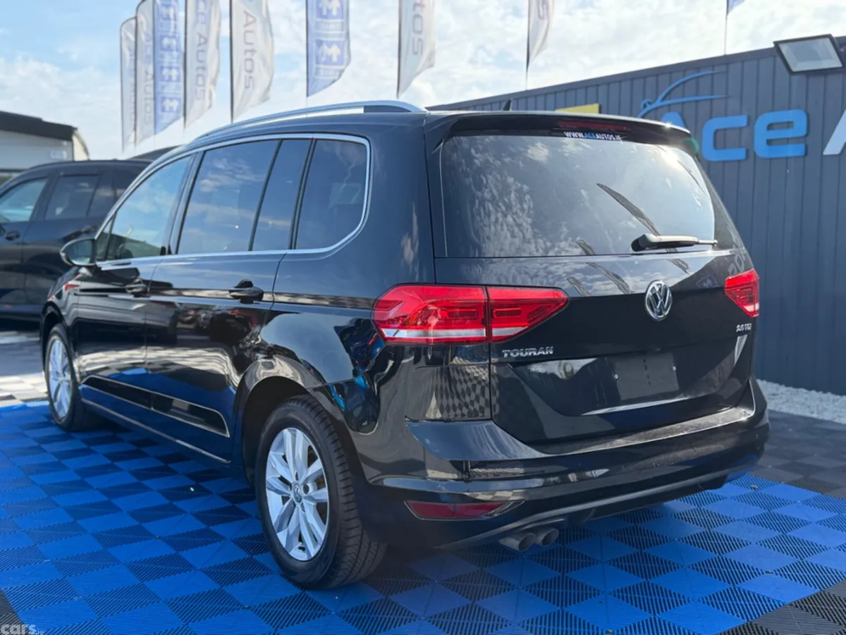 Volkswagen Touran MPV, Diesel, 2019, Black