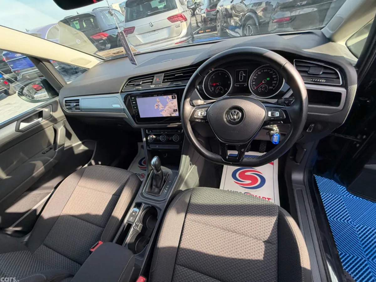 Volkswagen Touran MPV, Diesel, 2019, Black