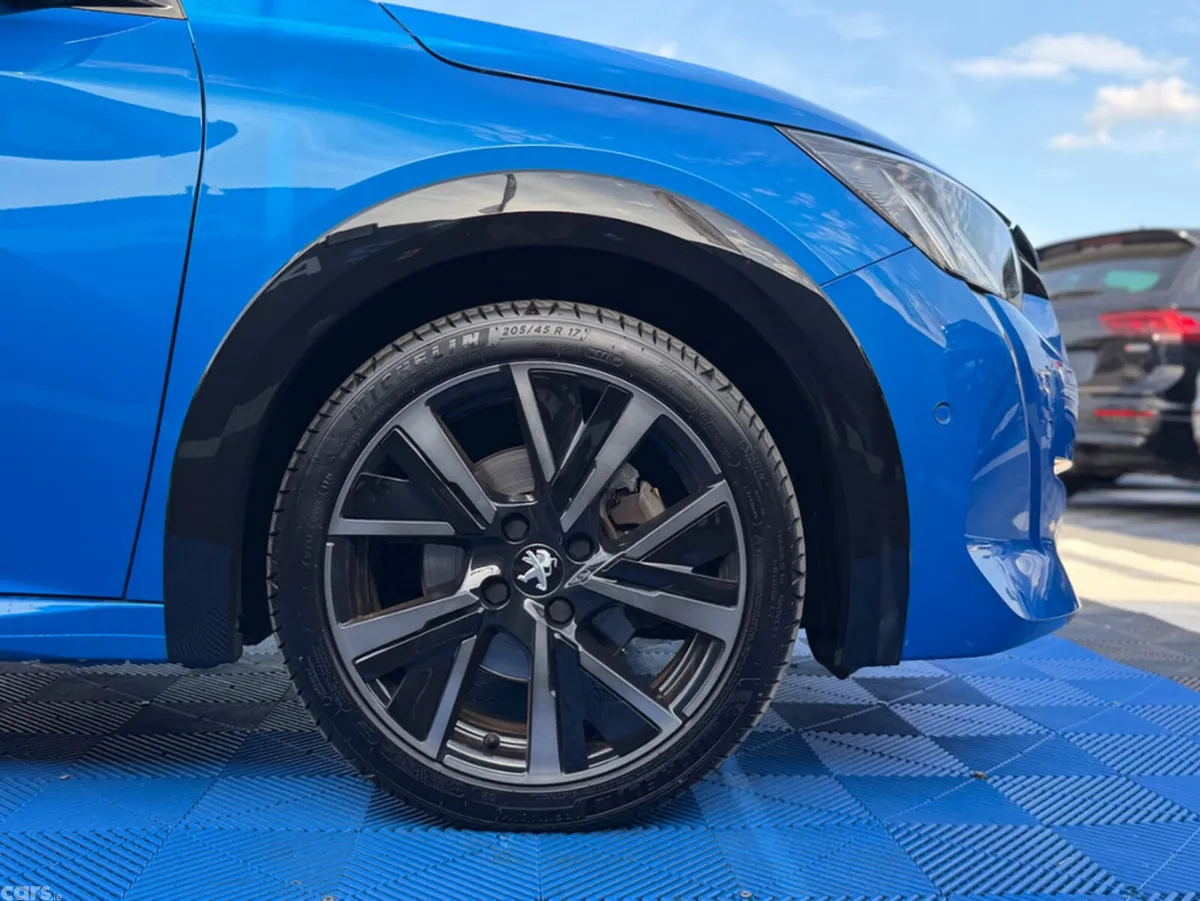 Peugeot 208 Hatchback, Petrol, 2021, Blue