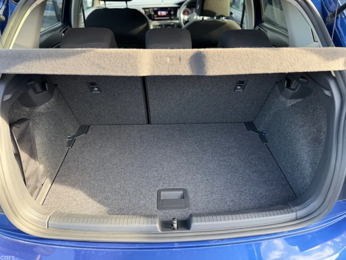 Volkswagen Polo Hatchback, Petrol, 2018, Blue