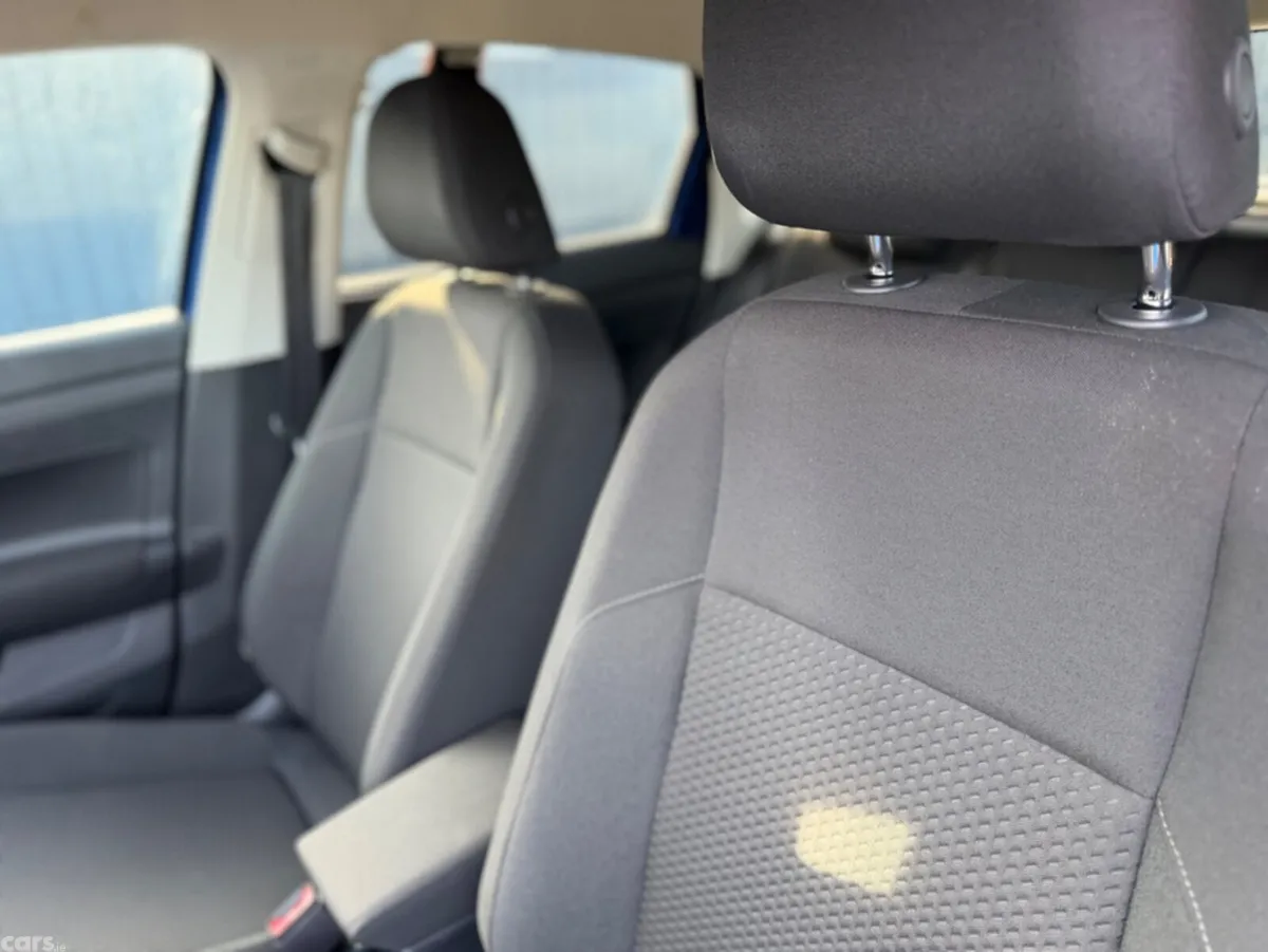 Volkswagen Polo Hatchback, Petrol, 2018, Blue