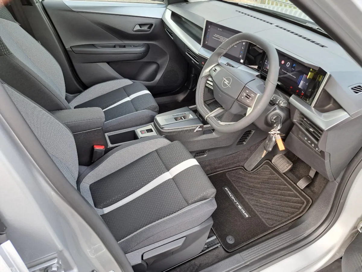 Opel Frontera SUV, Petrol Hybrid, 2027, Silver