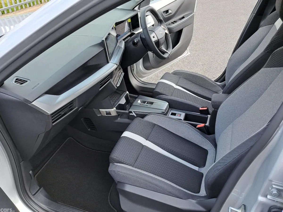 Opel Frontera SUV, Petrol Hybrid, 2027, Silver