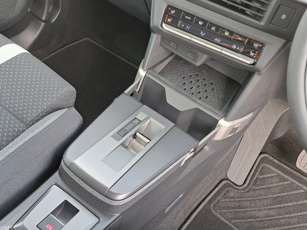Opel Frontera SUV, Petrol Hybrid, 2027, Silver
