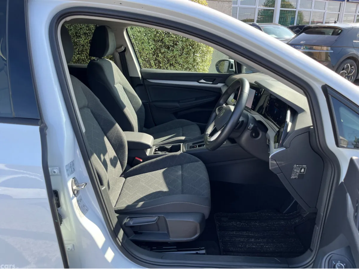 Volkswagen Golf Hatchback, Diesel, 2023, White